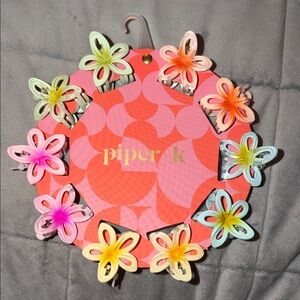 Piper K Flower Hair Clips Set ( Brand New with few chipped )